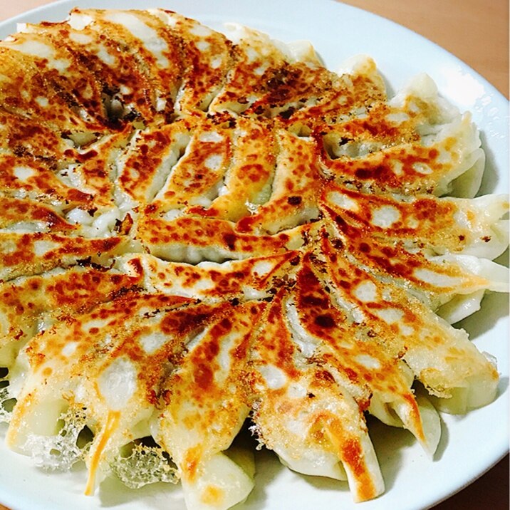綺麗な焼き目で食欲そそる 焼き餃子 レシピ 作り方 By 管理栄養士 どんきち 楽天レシピ 綺麗な焼き目で食欲そそる 焼き餃子 レシピ 作り方 By 管理栄養士 どんきち 楽天レシピ